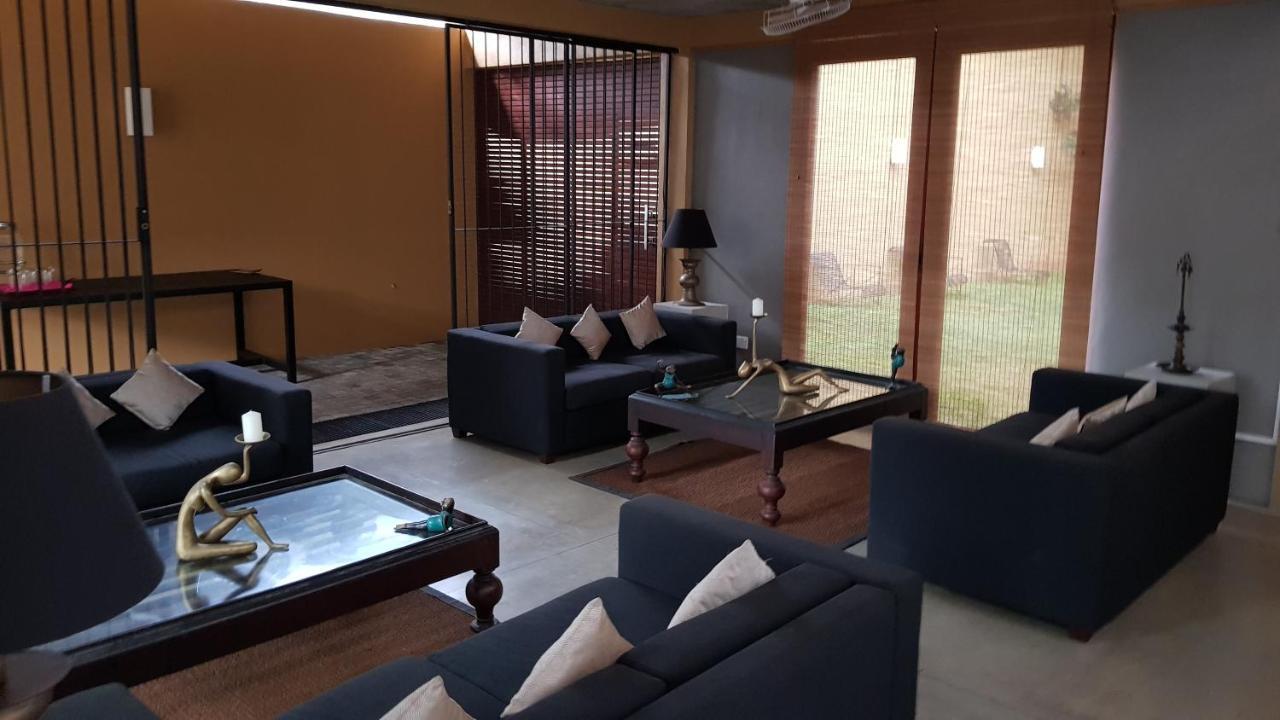 Om Shambhala Bed & Breakfast Colombo Exterior foto